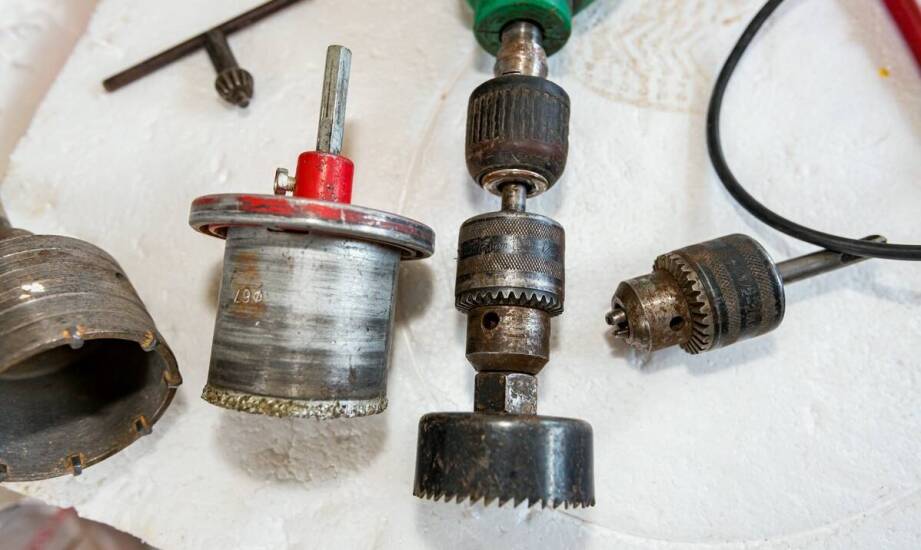 Zastosowania i możliwości nitownic akumulatorowych w codziennej pracy