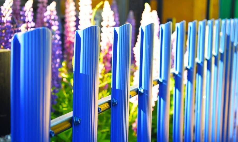 Rola ekologicznych materiałów w produkcji ogrodzeń palisadowych