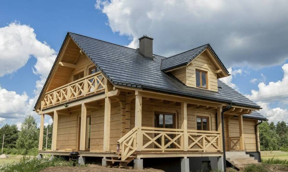 Jakie korzyści oferuje odbicie lustrzane projektów domów z płazów drewnianych?