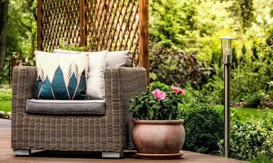 Jakie są korzyści z prefabrykacji elementów architektury ogrodowej?