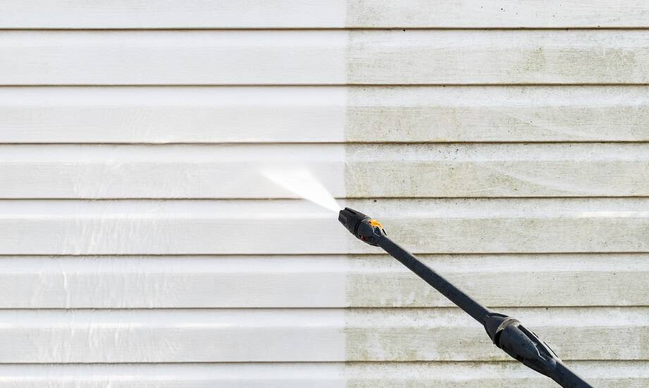 Mycie elewacji w kontekście zwiększenia efektywności energetycznej budynku