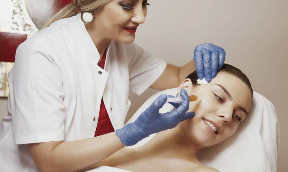 Jakie korzyści niesie mezoterapia igłowa dla pacjentów z problemami skórnymi?