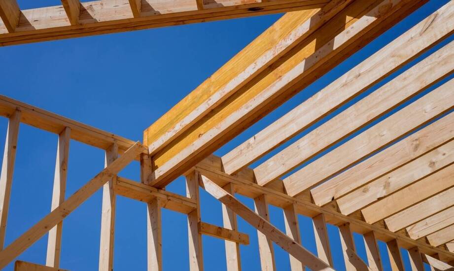 Jakie są kluczowe zalety budowy domu w technologii szkieletowej?