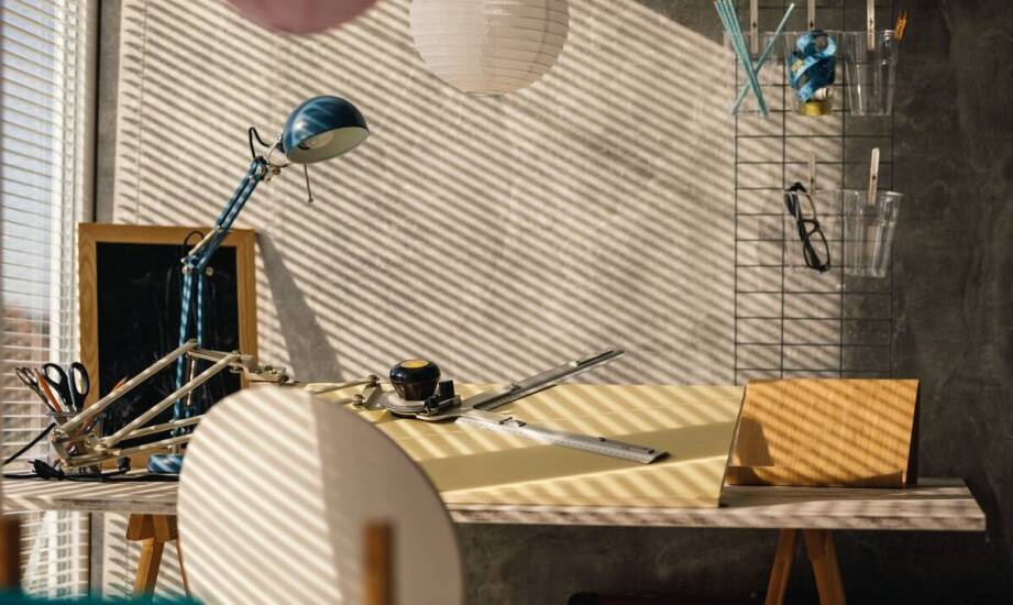 Pinezki tapicerskie jako nieodłączny element nowoczesnego biura