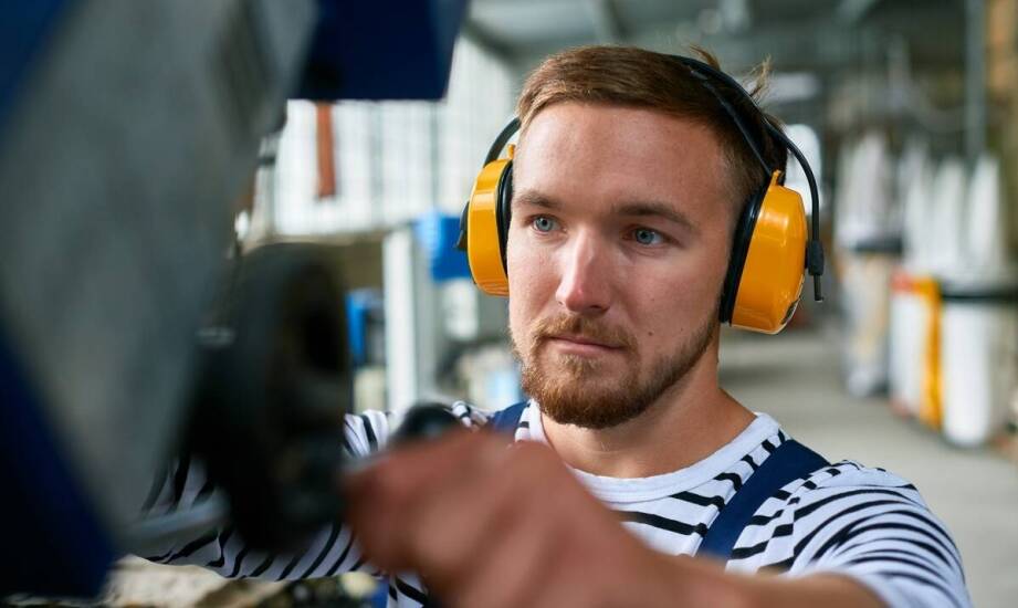 Znaczenie instrukcji obsługi w codziennej pracy z piłą taśmową