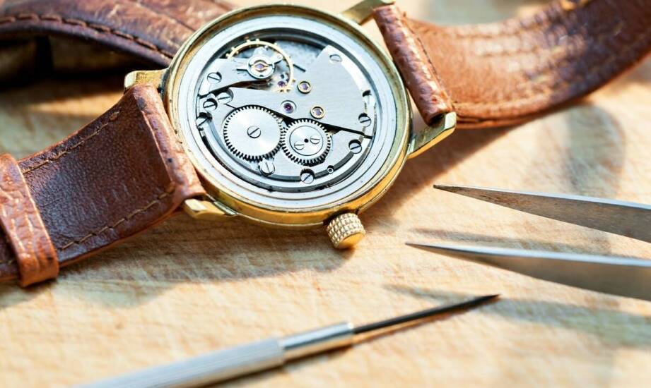 Jak zmieniać paski do zegarka gino rossi męskiego, by dostosować się do okazji?