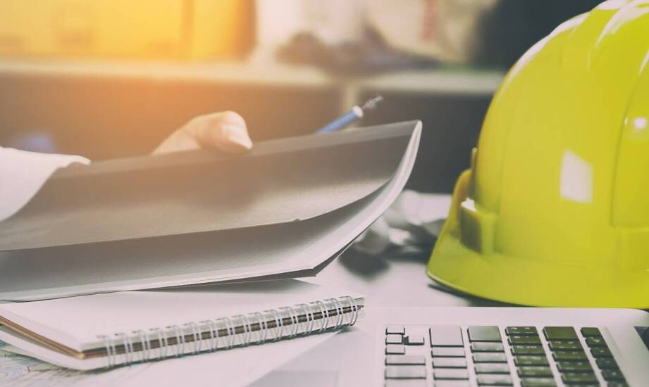 Kluczowe etapy współpracy z radcą prawnym przy realizacji projektu budowlanego