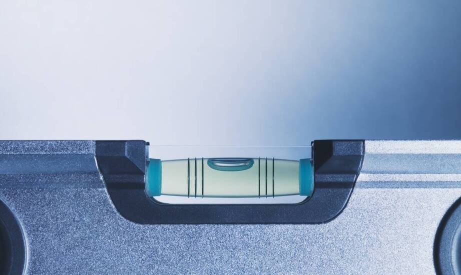 Różnice między poziomicą 1m a innymi narzędziami pomiarowymi