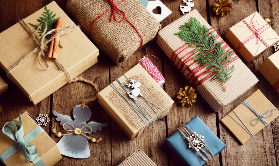 Jak personalizacja opakowań wpływa na sprzedaż w okresie świąt?