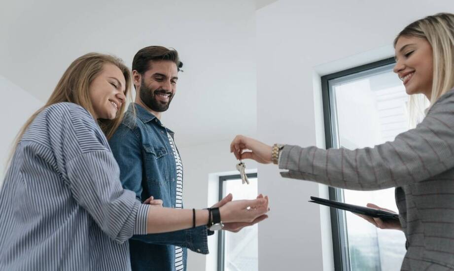 Jak wygląda proces zakupu mieszkania od dewelopera pod stolicą?