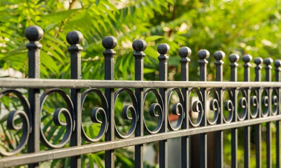 Jak wybrać idealne ogrodzenie? Przegląd najpopularniejszych rozwiązań