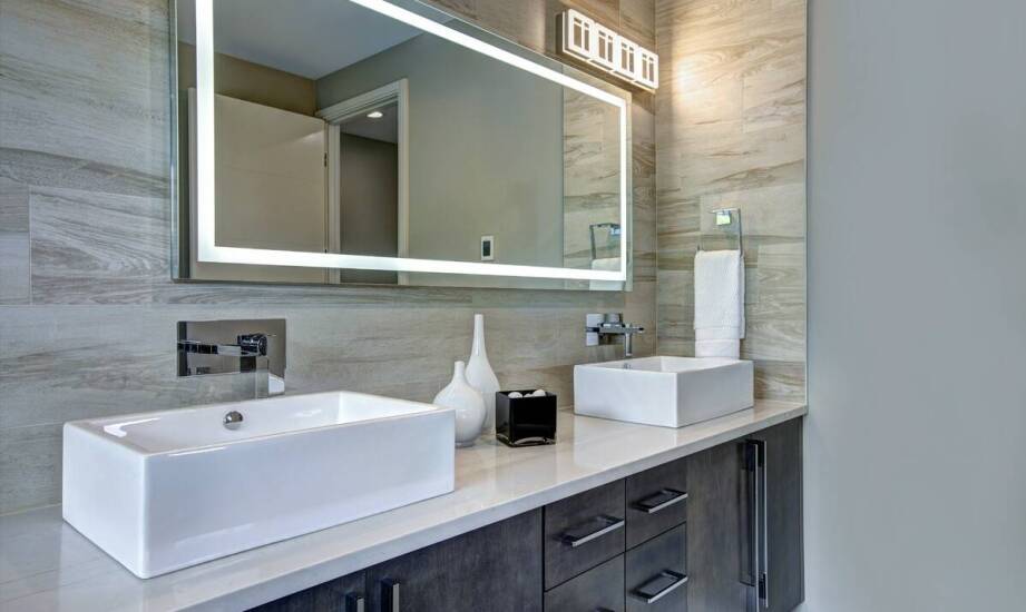 Lustra łazienkowe na wymiar – jak wybrać idealne rozwiązanie?