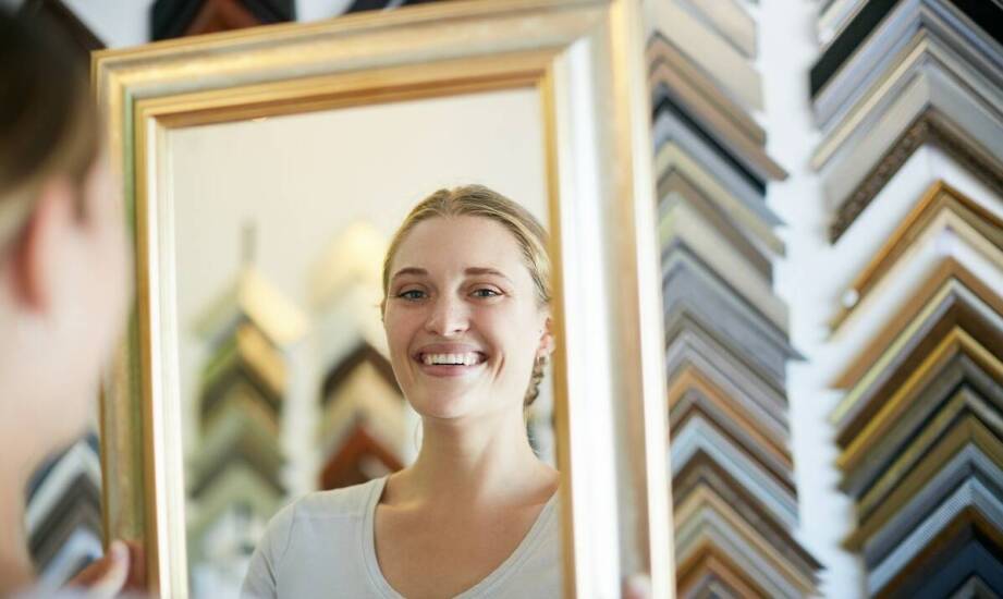 Jak wybrać idealne lustro na wymiar do każdego wnętrza? Pomysły i inspiracje