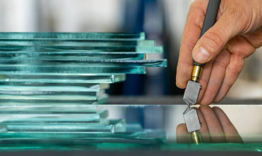 Jak wybrać najlepsze usługi szklarskie? Przegląd możliwości i zastosowań