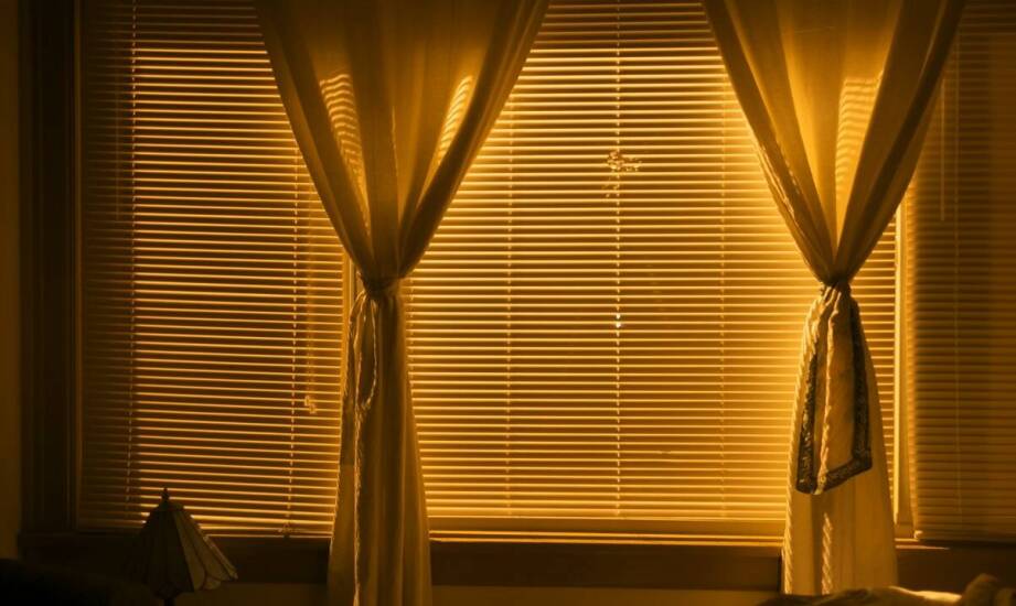 Jak działają rolety dzień noc i dlaczego są tak popularnym wyborem?