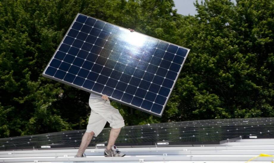 Jak działają panele fotowoltaiczne i kolektory słoneczne – fakty i korzyści