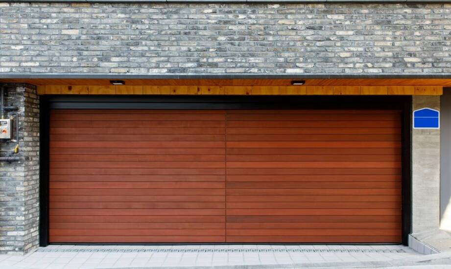 Jak wybrać segmentową bramę garażową? Najważniejsze informacje i porady