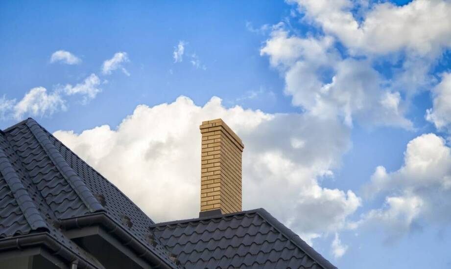 Jakie korzyści daje regularna kontrola i czyszczenie kominów?