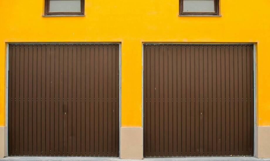 Jak wybrać solidne bramy garażowe i ogrodzenia do domu i firmy