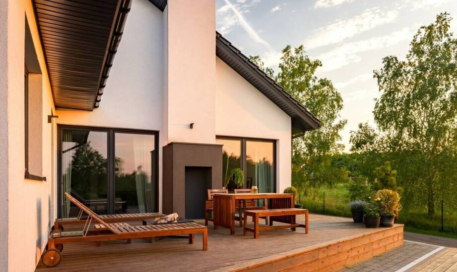 Tarasy drewniane — zalety, inspiracje i praktyczne porady dla domu