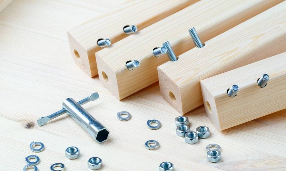 Wkręty do drewna – rodzaje, zastosowania i praktyczne porady montażowe