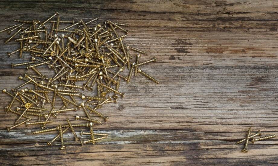 Jak wybrać odpowiednie wkręty do drewna? Praktyczne porady i zastosowania