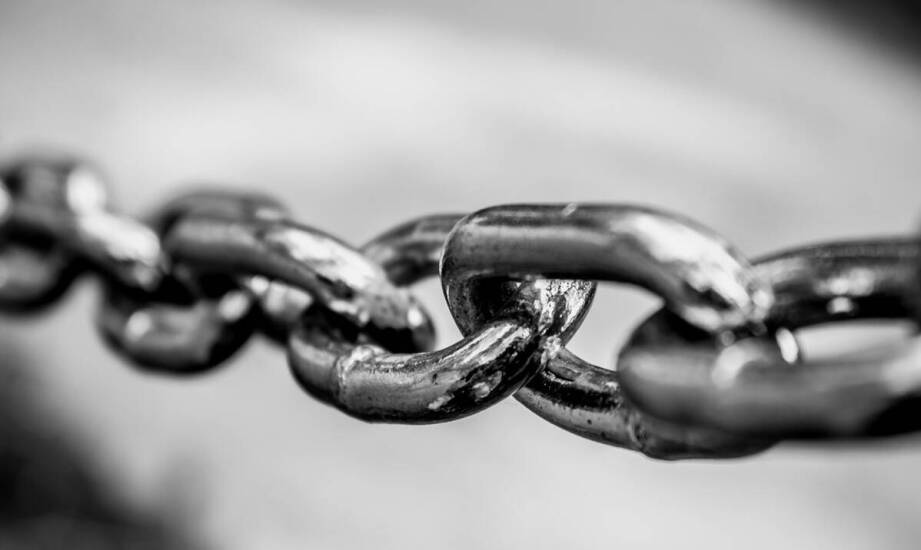 Dlaczego łańcuchy są kluczowym elementem w wielu branżach przemysłowych?