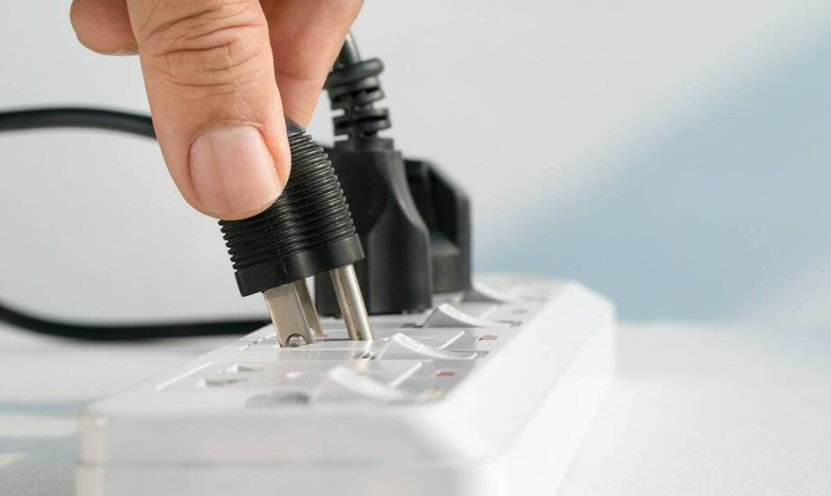 Jak działa zasilacz awaryjny i kiedy warto go zastosować?