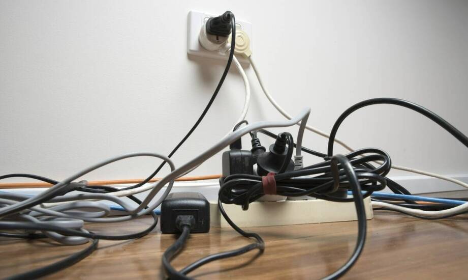 Najważniejsze cechy zasilaczy UPS – stabilność i ochrona sprzętu elektronicznego