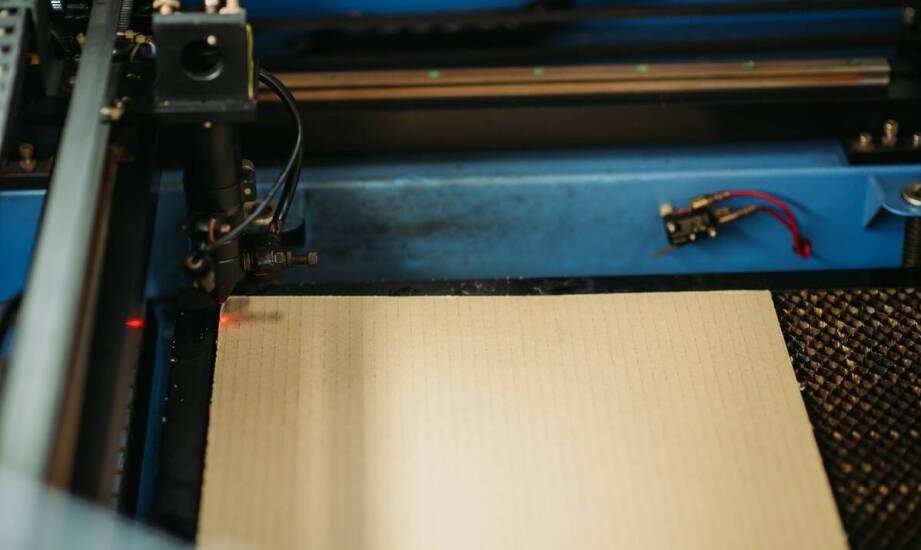 Zastosowania tektury w codziennym życiu – praktyczne inspiracje i porady