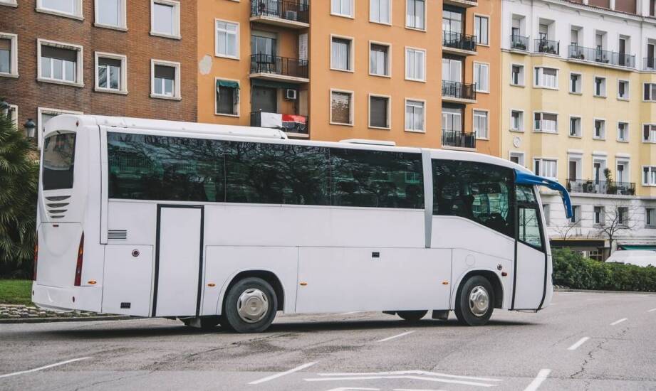 Jak wybrać firmę oferującą wynajem autobusów do różnych okazji