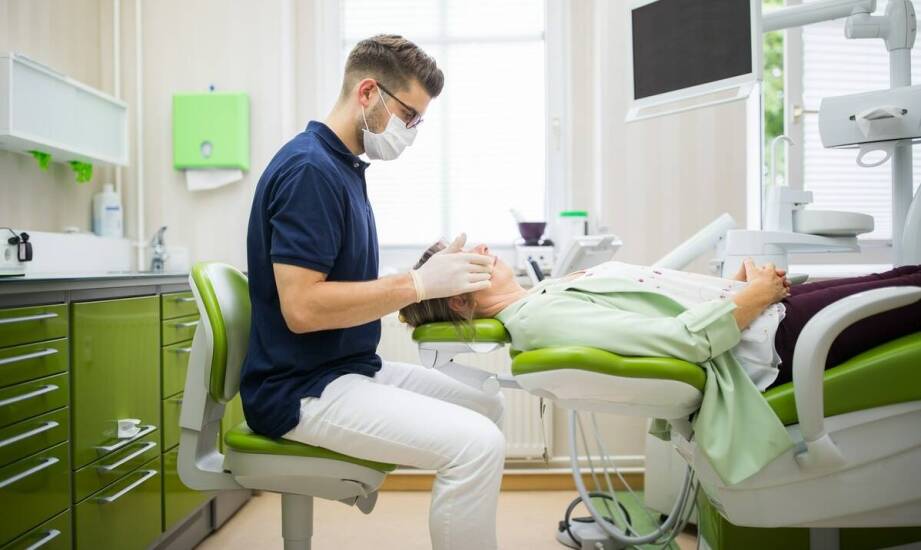 Jak wygląda wizyta w gabinecie stomatologicznym i na co warto zwrócić uwagę