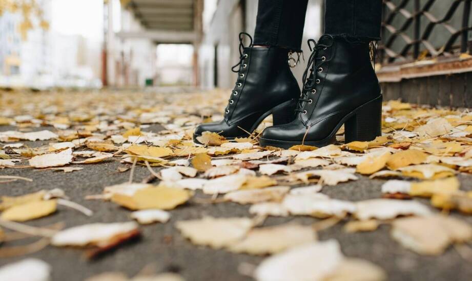 Botki czarne damskie – jak wybrać idealny model na każdą okazję