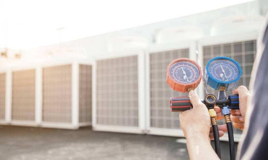 Jak przebiega instalacja klimatyzacji w domu i co warto wiedzieć?