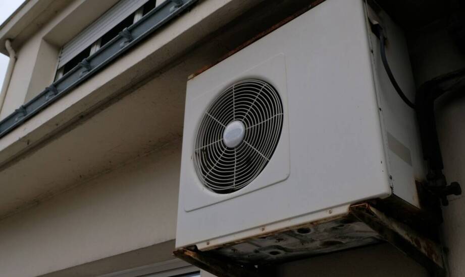 Jak wygląda proces instalacji klimatyzacji w domu i mieszkaniu?