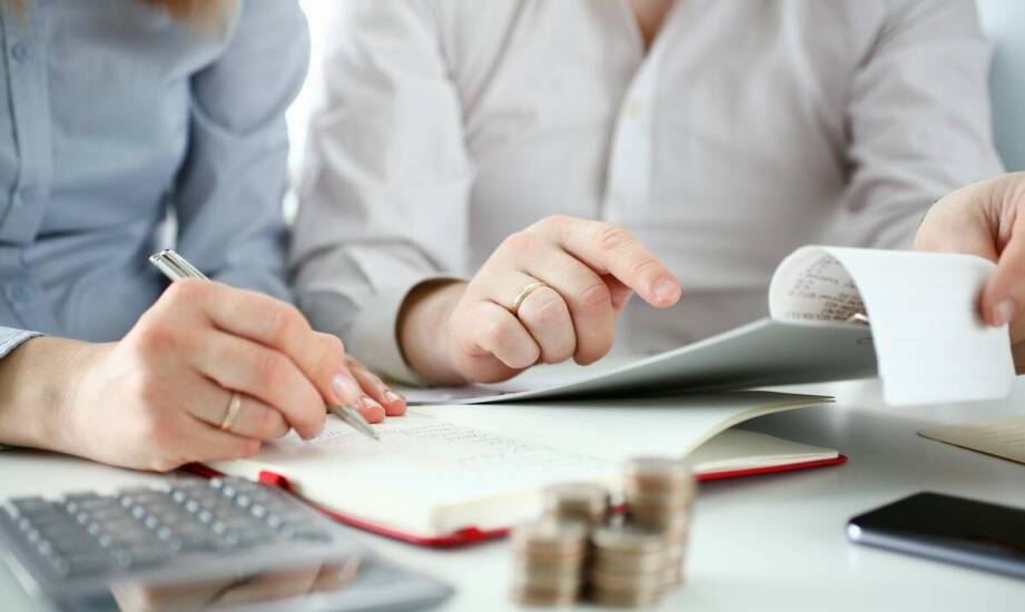 Jak skutecznie zadbać o sprawy finansowe w firmie? Najważniejsze wskazówki