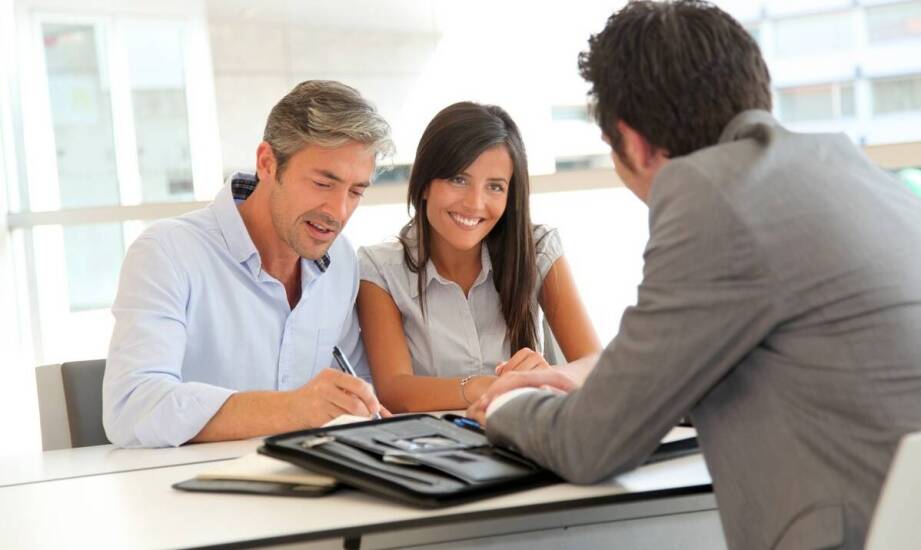 Jak działa pośrednictwo kredytowe i kiedy warto z niego skorzystać?