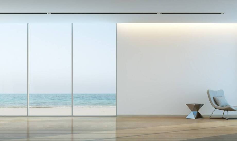 Dekoracje wnętrz z grafikami na szkle – inspiracje i zastosowania