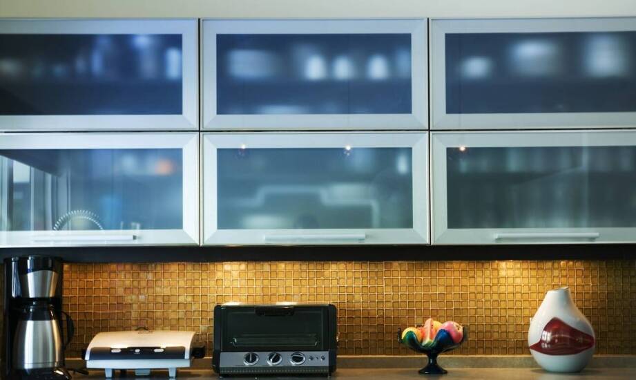 Szkło w kuchni – inspiracje i praktyczne zastosowania w aranżacji wnętrz