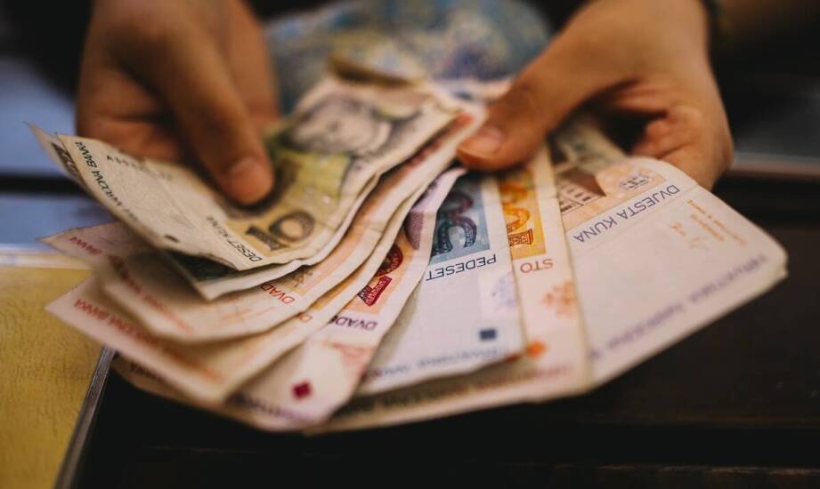Jak działa kantor wymiany walut i na co zwrócić uwagę przy transakcji