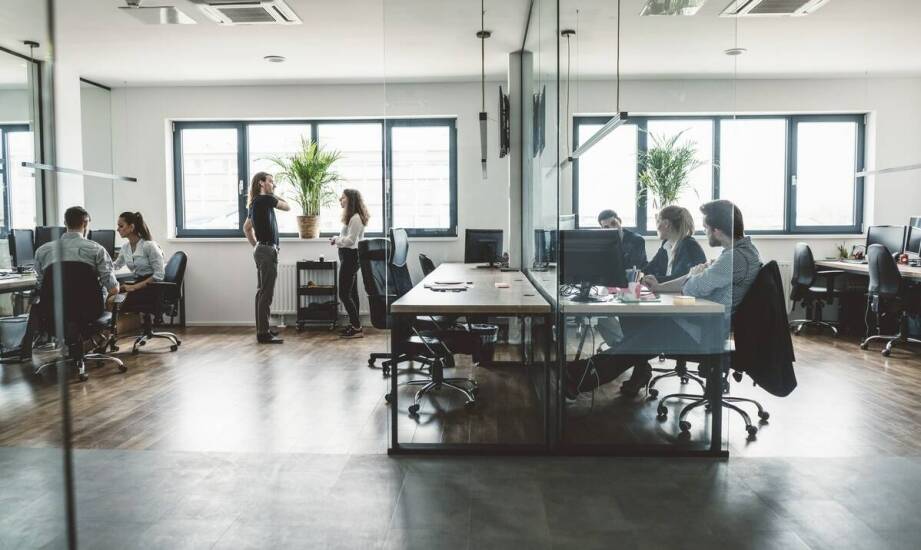 Porównanie ofert kantorów – jak znaleźć najkorzystniejsze warunki wymiany walut