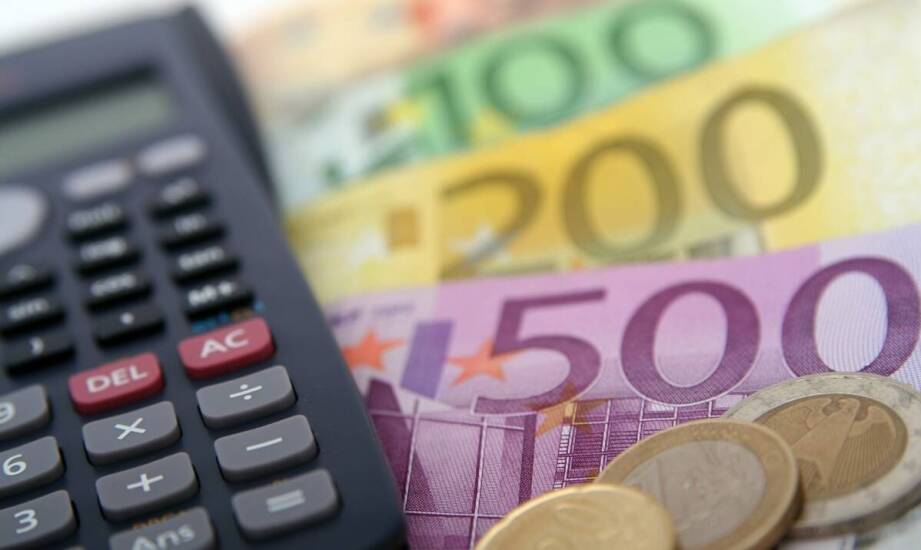 Jak działa kurs euro w kantorach i co wpływa na jego wysokość?