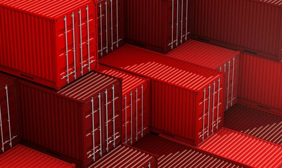 Kontenery stalowe – zastosowania, zalety i praktyczne możliwości wykorzystania