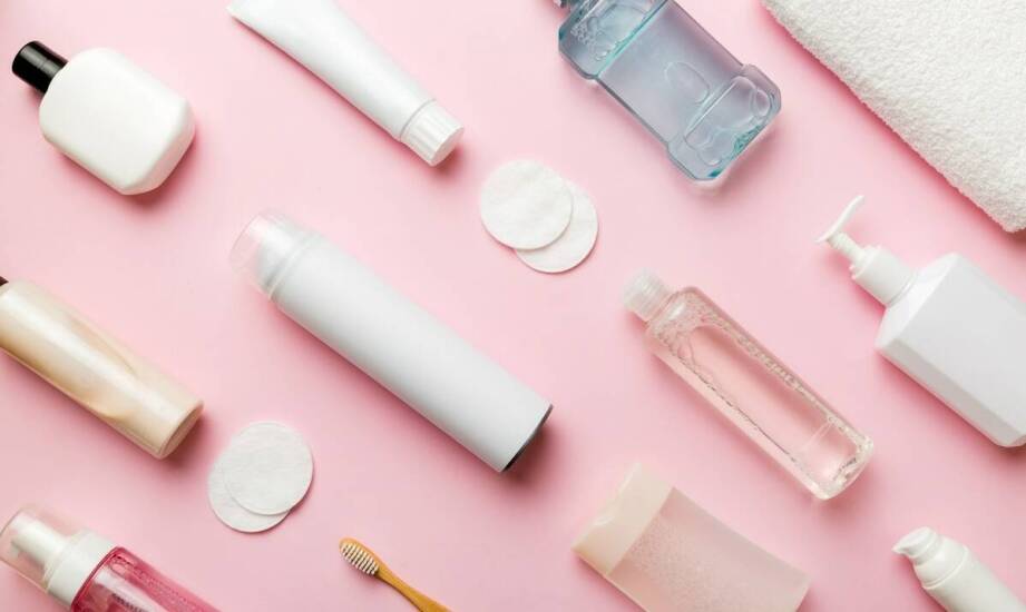 Artykuły jednorazowe w branży beauty – zastosowanie i zalety produktów