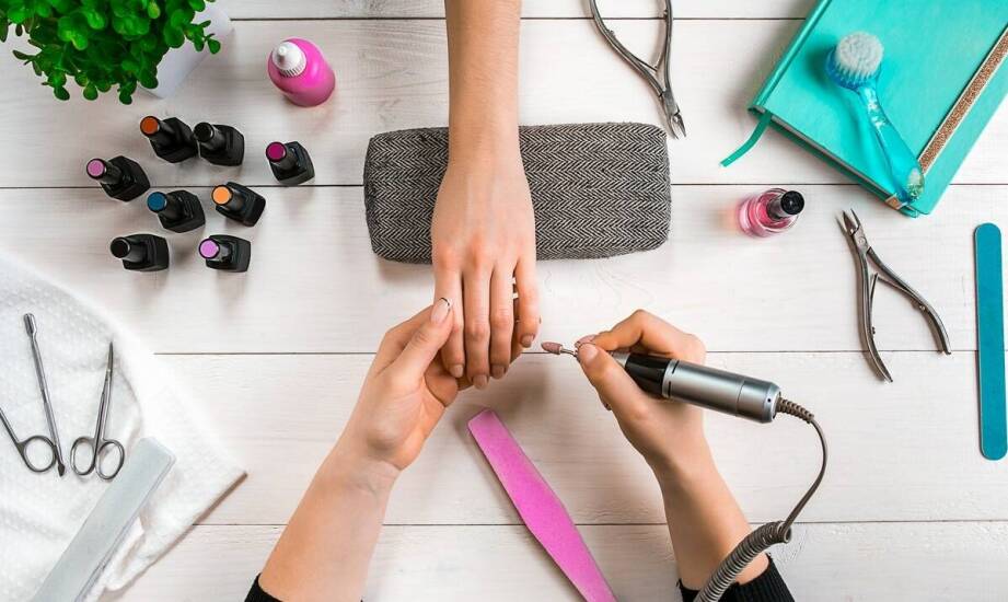 Jak działa frezarka do pedicure i co warto wiedzieć przed wyborem?