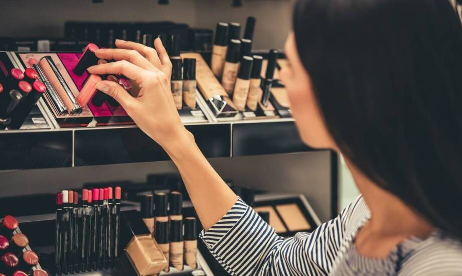 Jak wybrać idealną hurtownię kosmetyczną online? Kluczowe wskazówki