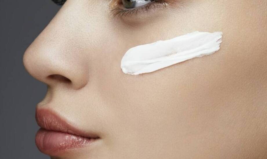 Jak wybrać skuteczny krem na rozstępy? Najważniejsze składniki i działanie