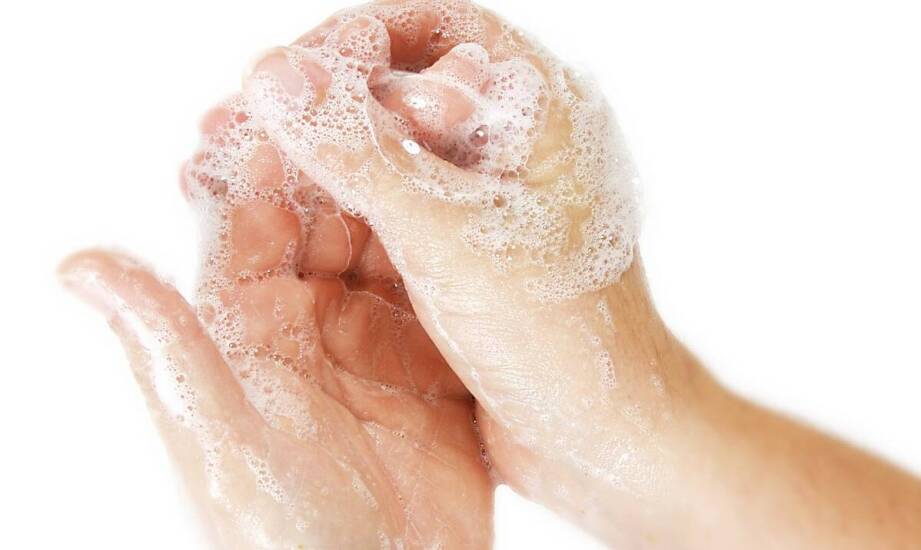 Peeling do dłoni – jak działa i jakie korzyści przynosi skórze rąk