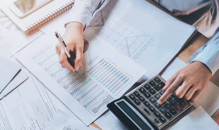 Czym zajmuje się biuro księgowe i jakie usługi oferuje dla firm?