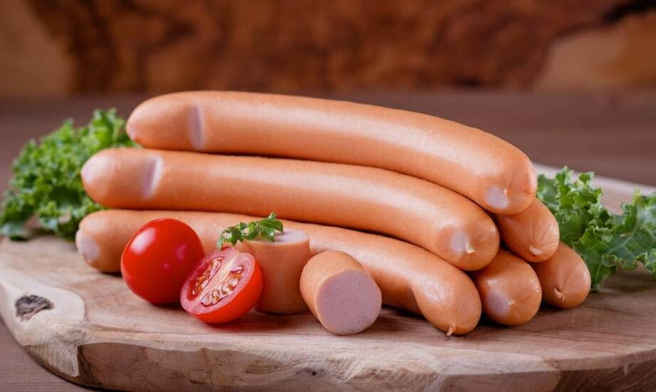 Jak powstają domowe wędliny – sekrety tradycyjnych wyrobów mięsnych